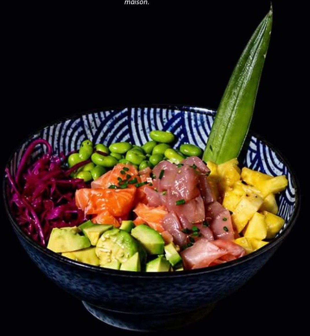 Poké saumon et thon, avocat, mangue, edamame